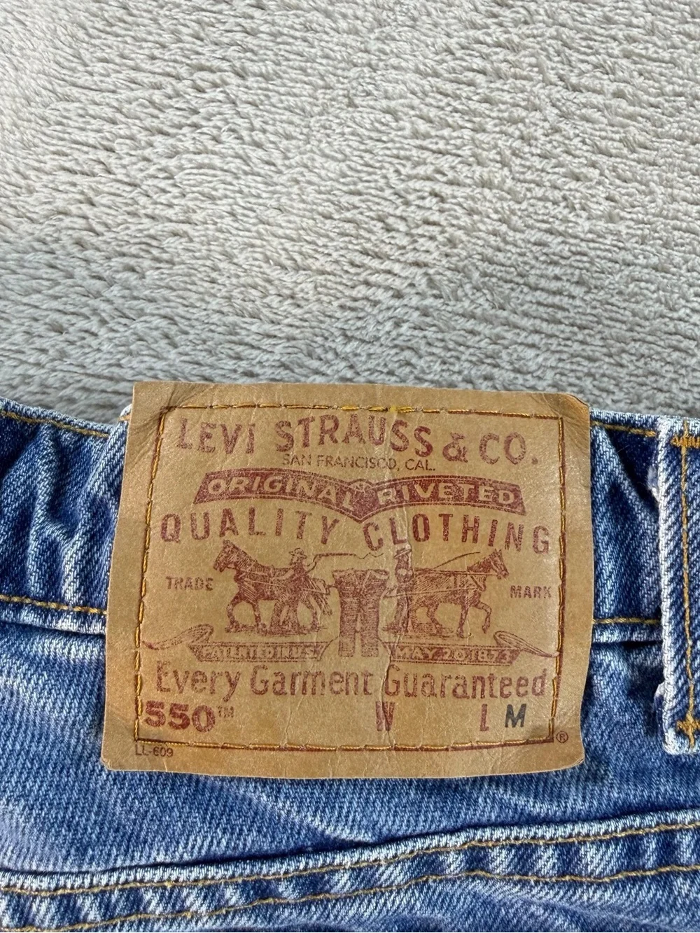 Levis 550 Womens Vintage Jeans 10 Med Wash Relaxed Fit Tapered Leg Made in USA